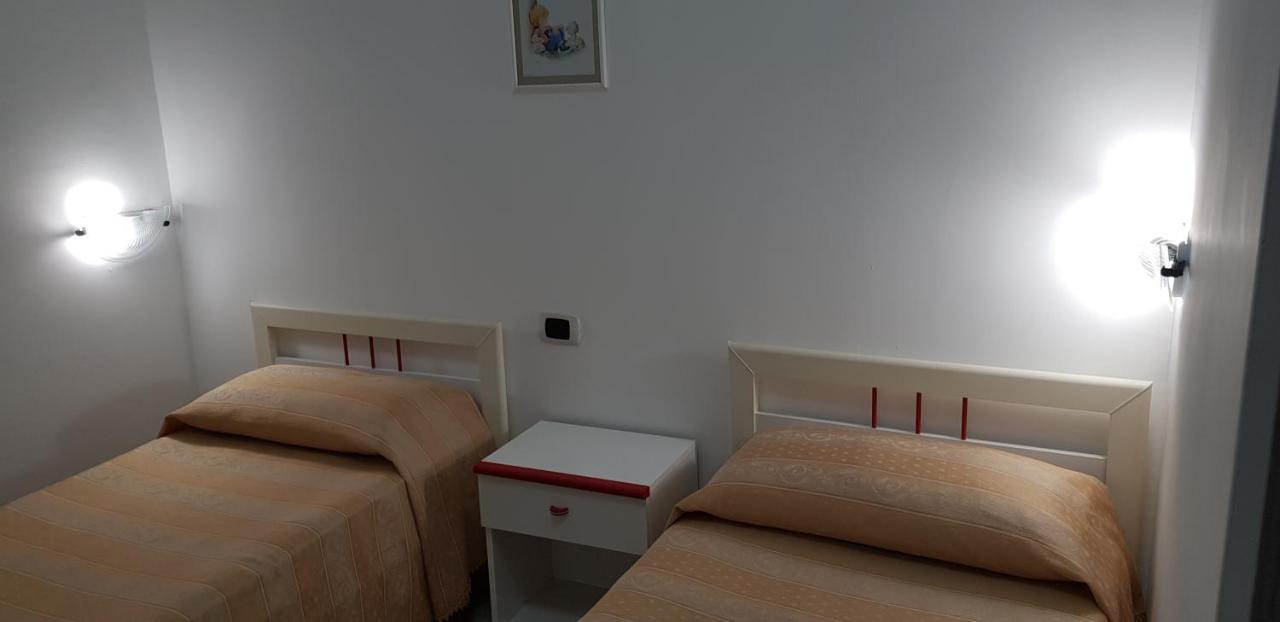 Holiday B&B Vico Del Gargano Buitenkant foto