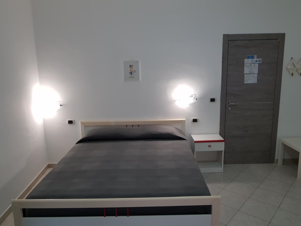 Holiday B&B Vico Del Gargano Buitenkant foto