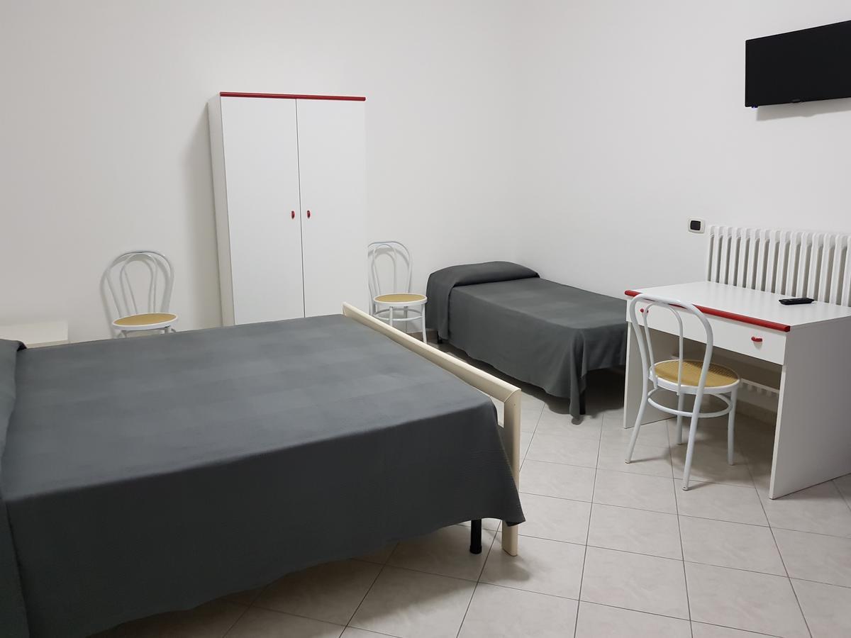 Holiday B&B Vico Del Gargano Buitenkant foto