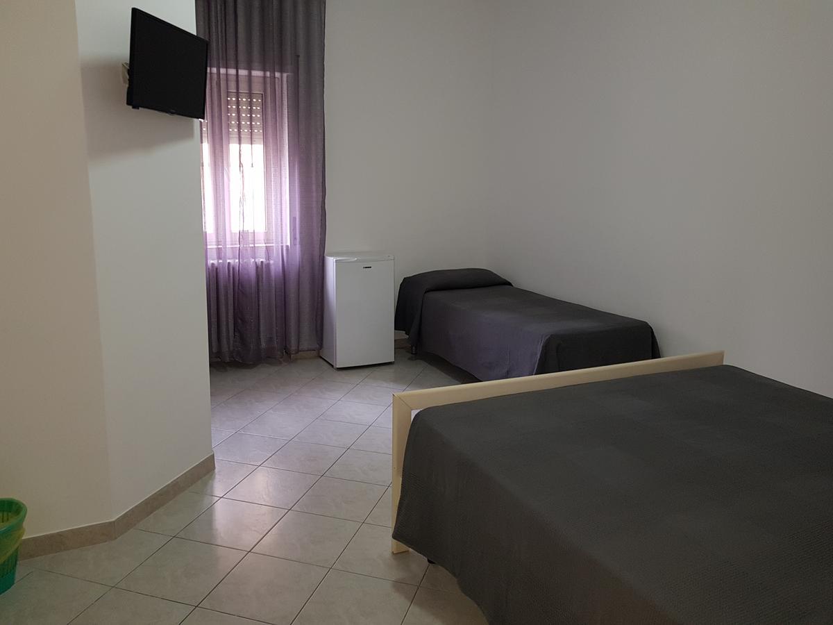Holiday B&B Vico Del Gargano Buitenkant foto