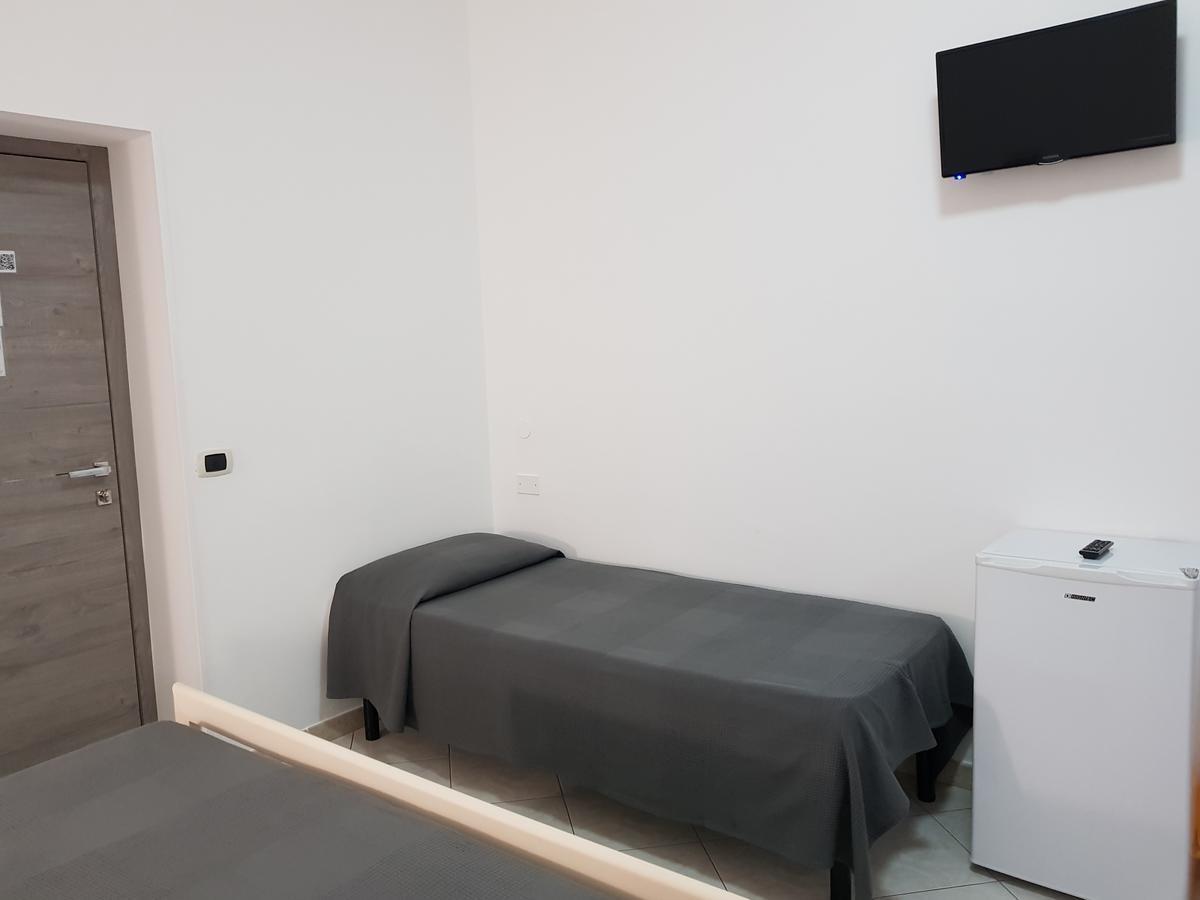 Holiday B&B Vico Del Gargano Buitenkant foto