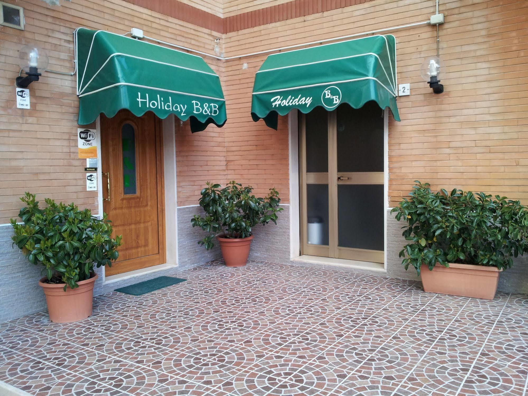 Holiday B&B Vico Del Gargano Buitenkant foto