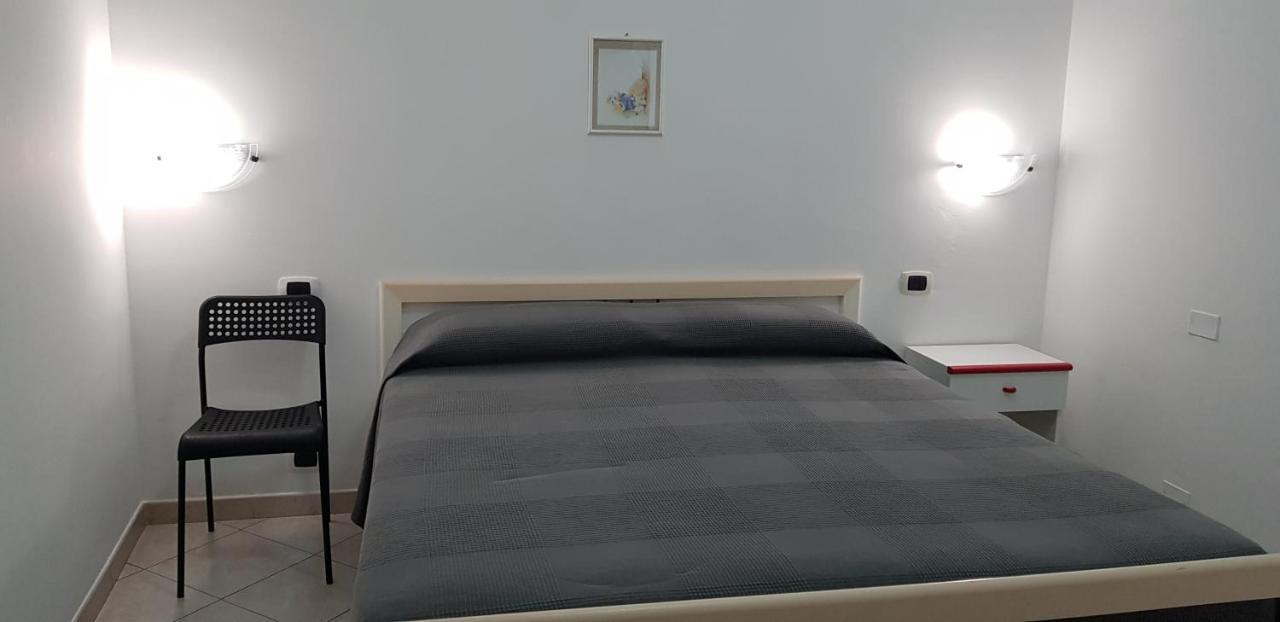 Holiday B&B Vico Del Gargano Buitenkant foto